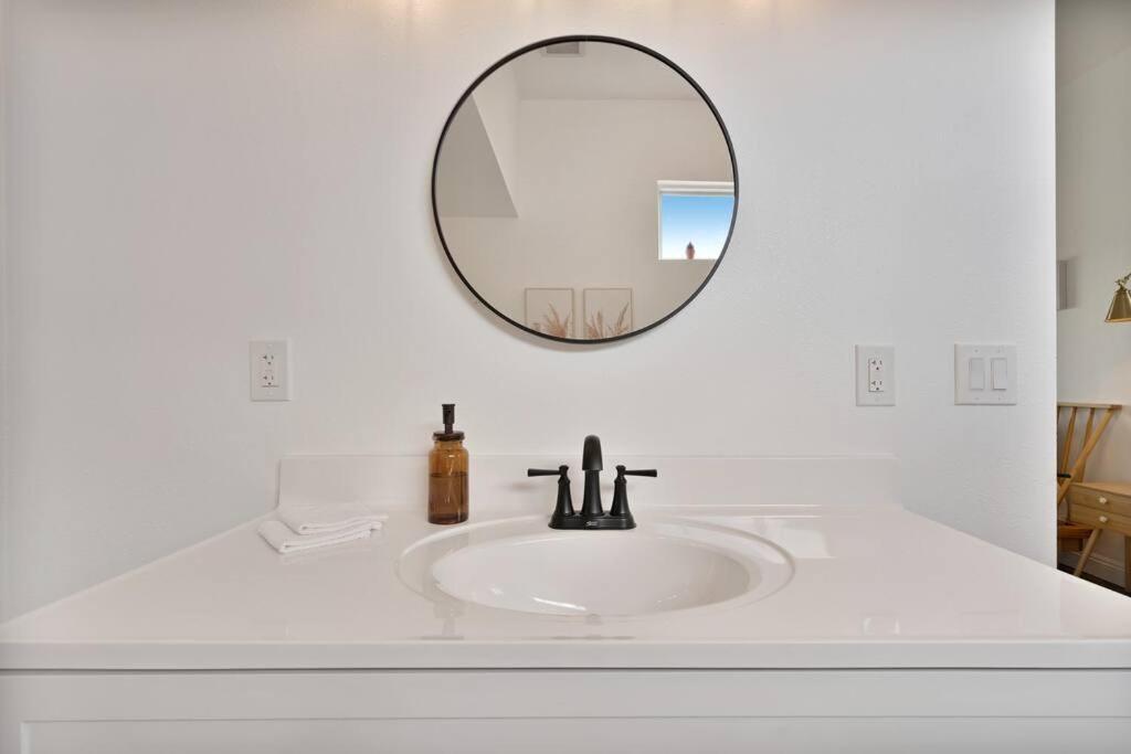 Beautiful Newly Remodeled Home, Near Jt Park Joshua Tree Εξωτερικό φωτογραφία